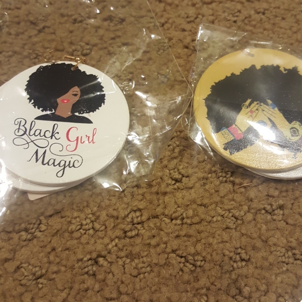 Earrings - Picture 2 of 4